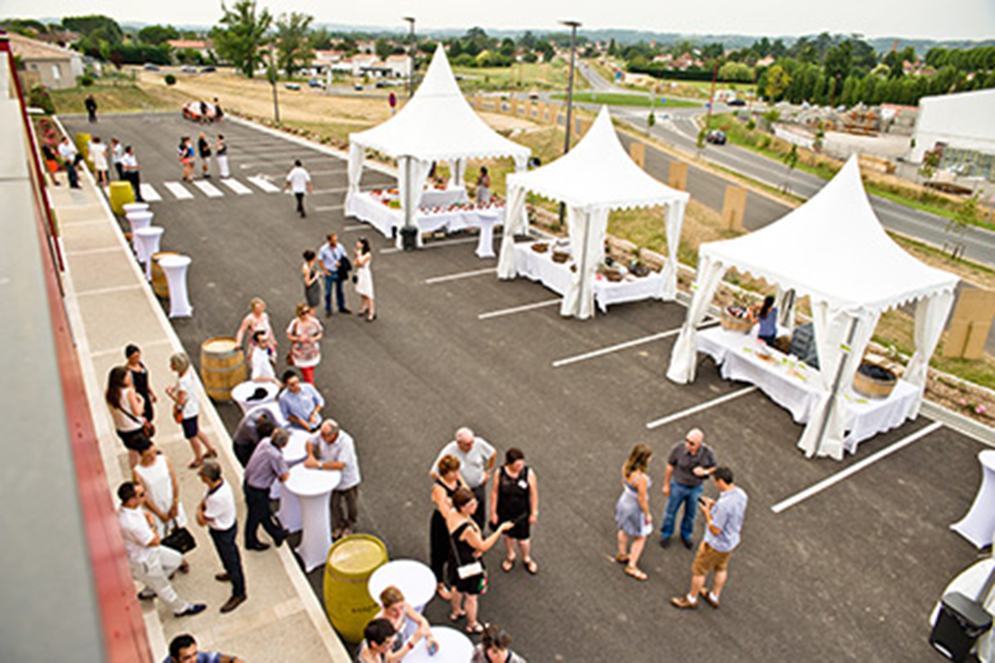 Montage Plancher pour Tente Silhouette, Château de Pennautier